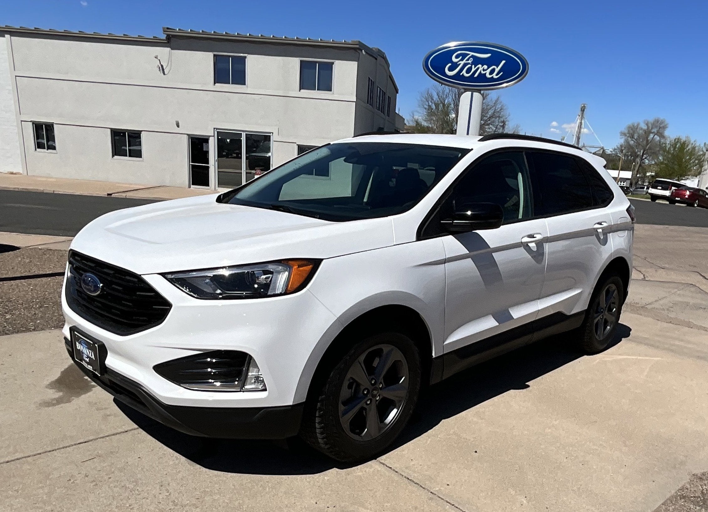 2023 Ford Edge SEL in Oxford White — front three-quarter view